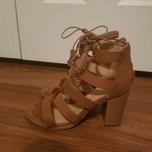 Route 66 tan strappy chunk heel